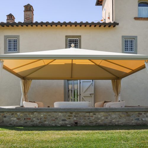 Gazebo in ferro colore sabbia Ottoemezzo Maxi con tende
