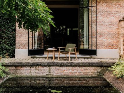 Poltrona bassa in teak Club Riva di Kettal