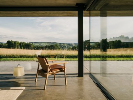 Sedia in teak con braccioli Riva Kettal