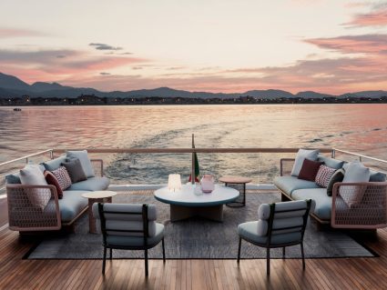 Divano tre posti Mesh Kettal