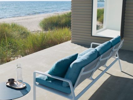 Divano Park Life Kettal tre posti in alluminio