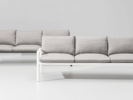 Divano Park Life Kettal tre posti in alluminio e porotex