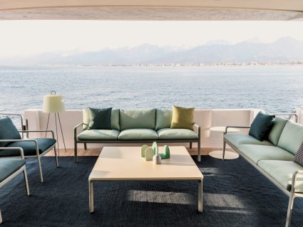 Divano Park Life Kettal tre posti e poltrone Club