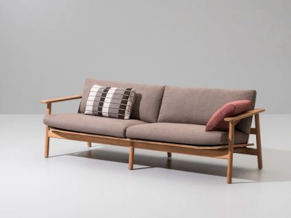 Divano in teak con cuscini Riva di Kettal