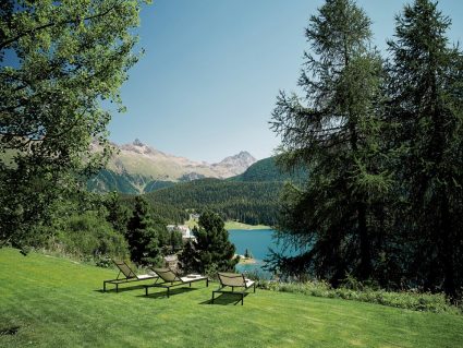 Lettino impilabile in alluminio Via Kettal