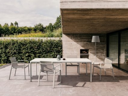 Sedia Park Life di Kettal in alluminio con tavolo pranzo