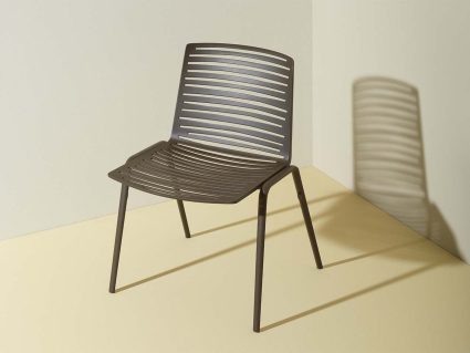 Sedia in alluminio Zebra di Fast