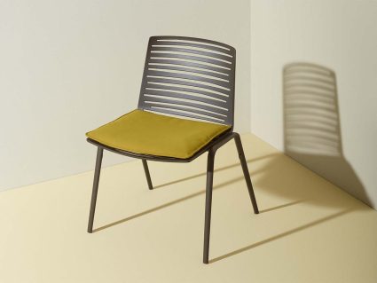 Sedia in alluminio Zebra di Fast cuscino sedile