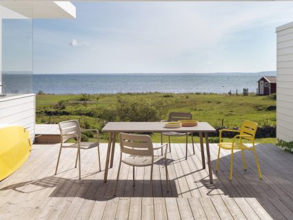 Tavolo in alluminio Village di Kettal con sedie