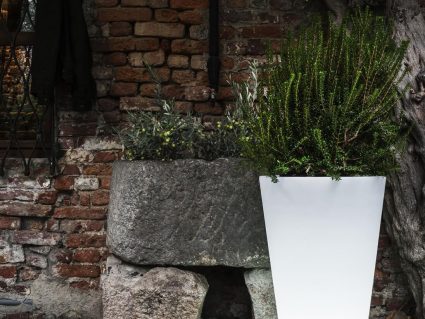 Vaso Liscio Siena con Luce di Serralunga