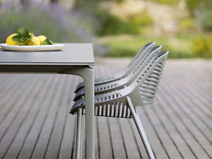 Sedia da esterno Niwa e tavolo AllSize in alluminio di Fast