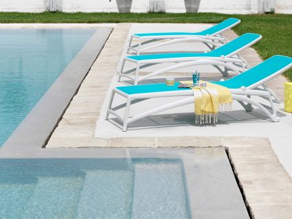 Lettino da giardino Atlantico di Nardi bordo piscina