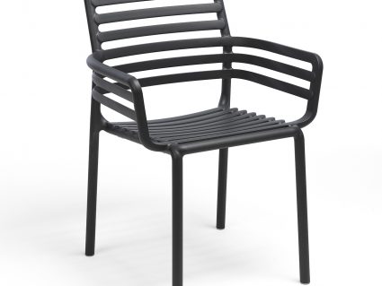 Sedia in resina Doga di Nardi con braccioli