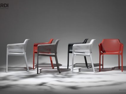 Sedia da esterno Net con braccioli di Nardi