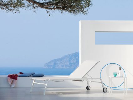 Lettino da piscina Alice con ruote Vermobil