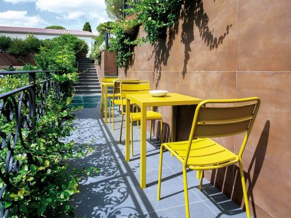 Sedia impilabile con tavolo Twist Vermobil