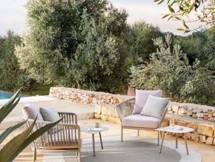 Salotto da esterno Ria di Fast con tavolo Mosaiko