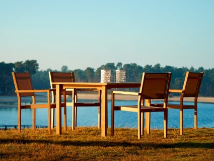 Set pranzo con tavolo Theodora e sedie Kate