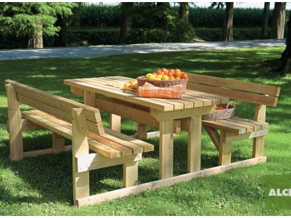 Tavolo con panche Camping di Alce